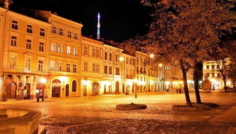 Romantic Apartment On Rynok Square With Air-Conditioning Lviv Exteriör bild